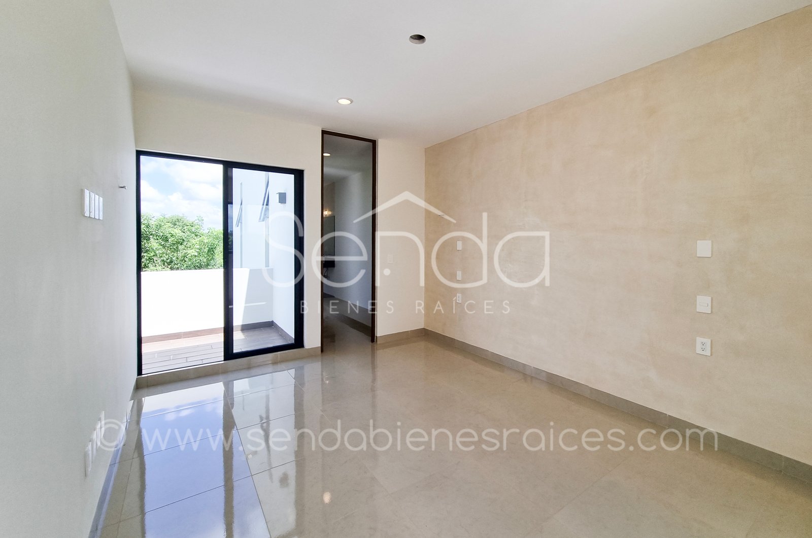 1626-45584-Casa-en-venta-en-Plenum-Residencial-con-3-habitaciones-y-alberca_(8).jpg
