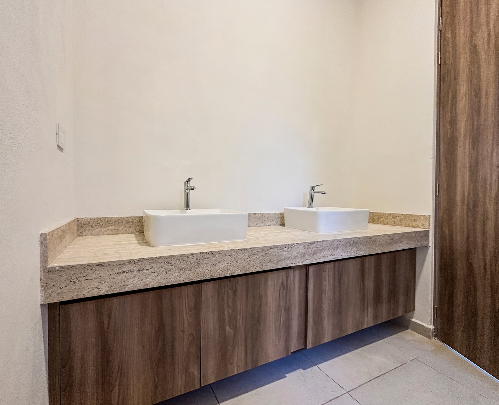 1806-52745-Casa-en-venta-de-un-piso-con-2-habitaciones-y-alberca-en-Naia-Residencial-Conkal_(1).jpg
