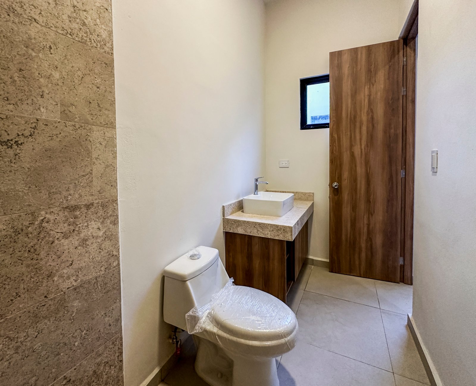 1806-52769-Casa-en-venta-de-un-piso-con-2-habitaciones-y-alberca-en-Naia-Residencial-Conkal_(24).jpg