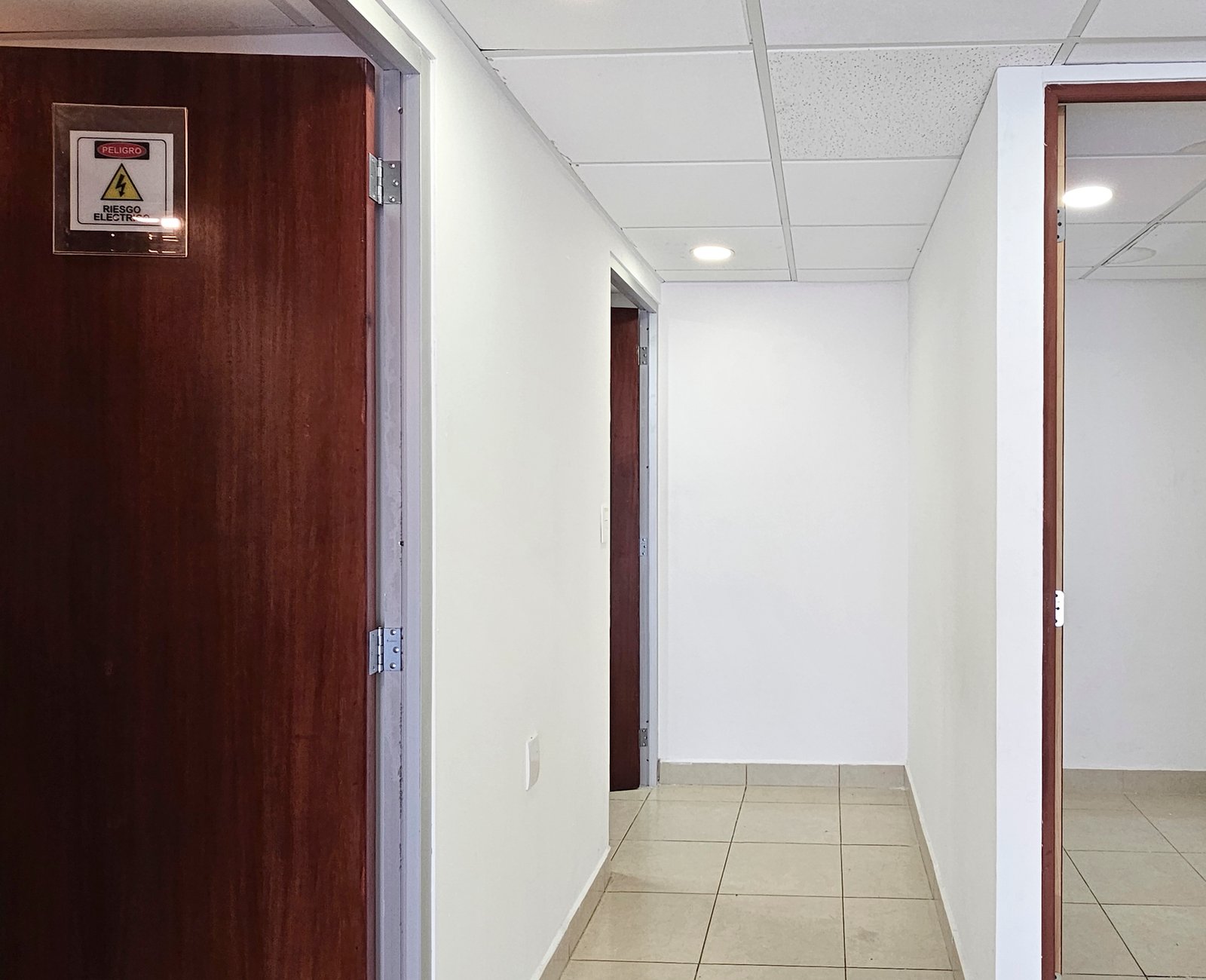 1868-51194-Oficina-en-renta-Montecristo-Merida-en-edificio-corporativo-con-amenidades_(12).jpg
