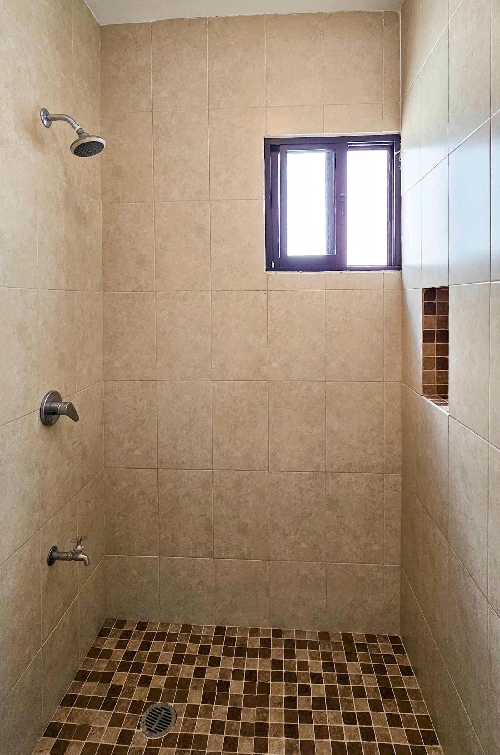 1936-54680-Casa-en-Venta-en-Real-Montejo-Mérida-con-cochera-techada-3-recámaras-y-alberca_(26).jpg