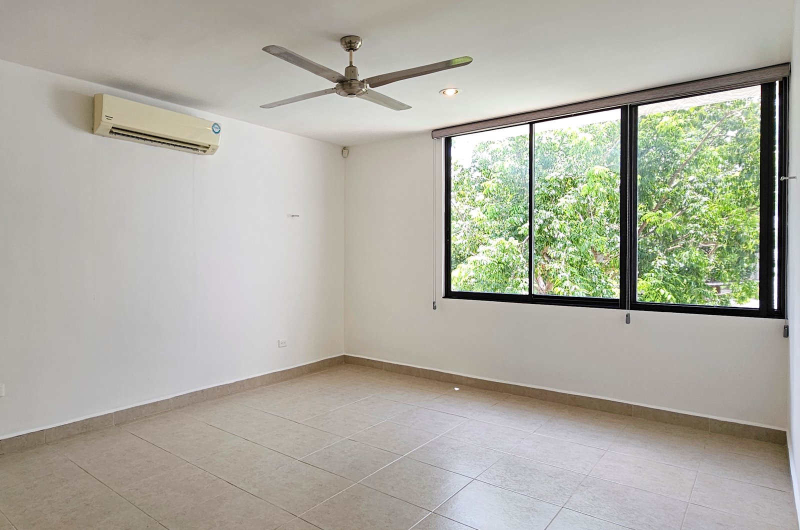 1936-54684-Casa-en-Venta-en-Real-Montejo-Mérida-con-cochera-techada-3-recámaras-y-alberca_(30).jpg
