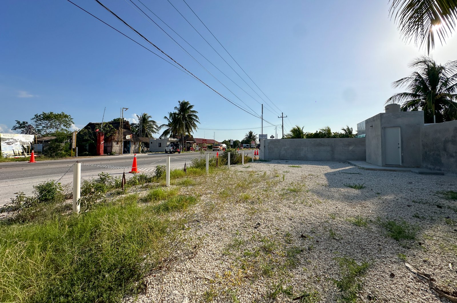 2004-54410-Terreno-en-Renta-en-la-Playa-en-la-zona-comercial-carretera-Chichxulub-Puerto_(13).jpg