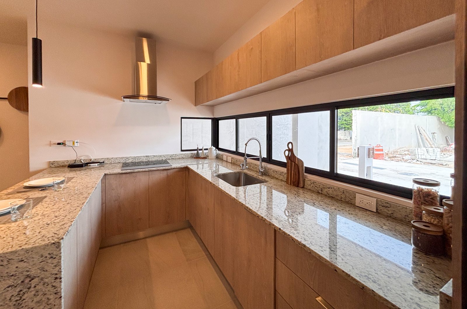2029-54791-Casa_estilo-Townhouse-en-venta-en-cholul-al-norte-de-Merida-THULA-CITY-HOME__(10).jpg