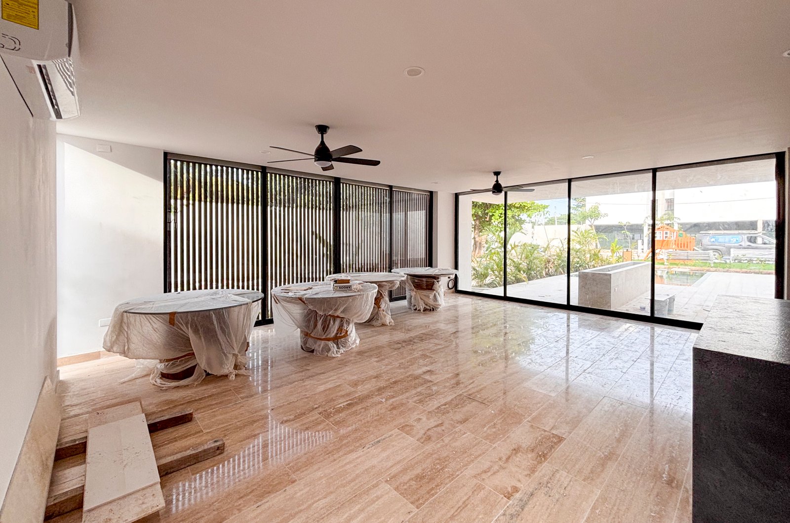 2029-54824-Casa_estilo-Townhouse-en-venta-en-cholul-al-norte-de-Merida-THULA-CITY-HOME__(43).jpg