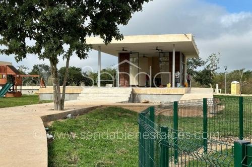 1438-43053-Terreno-residencial-en-privada-en-venta-con-amenidades-en-Cholul-Merida.jpg