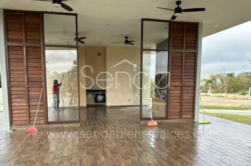 1438-43054-Terreno-residencial-en-privada-en-venta-con-amenidades-en-Cholul-Merida_(3).jpg