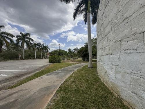 1780-49454-Terreno-en-venta-de-2000-metros-cuadrados-en-el-norte-de-Merida-Phula-Dzidzilche_(23).jpg