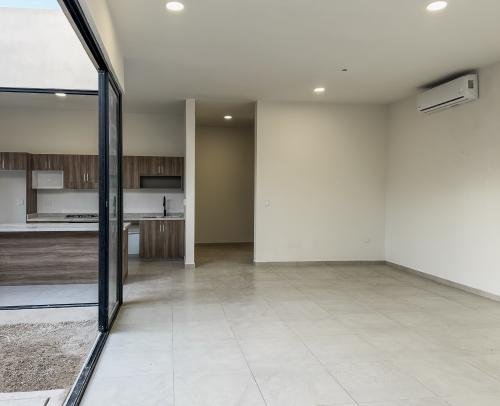 1806-52755-Casa-en-venta-de-un-piso-con-2-habitaciones-y-alberca-en-Naia-Residencial-Conkal_(11).jpg