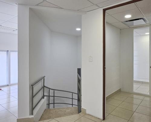 1868-51191-Oficina-en-renta-Montecristo-Merida-en-edificio-corporativo-con-amenidades_(8).jpg