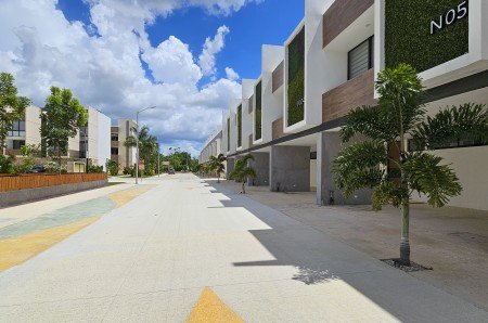 Casa en Venta en Dzityá Mérida Seremos con Rooftop Equipado y Entrega Inmediata