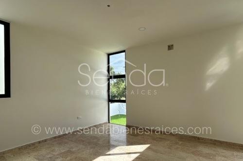 944-41785-Casa-de-3-Recamaras-mas-Estudio-con-Alberca-en-el-Norte-de-Merida-MA-21.jpg