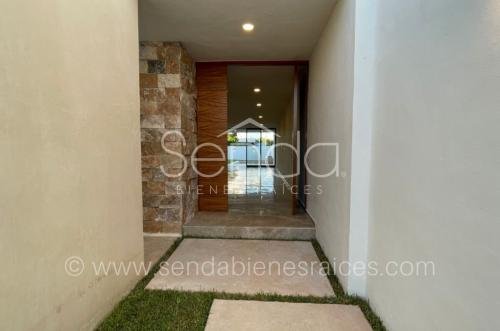 944-41805-Casa-de-3-Recamaras-mas-Estudio-con-Alberca-en-el-Norte-de-Merida-MA-20.jpg